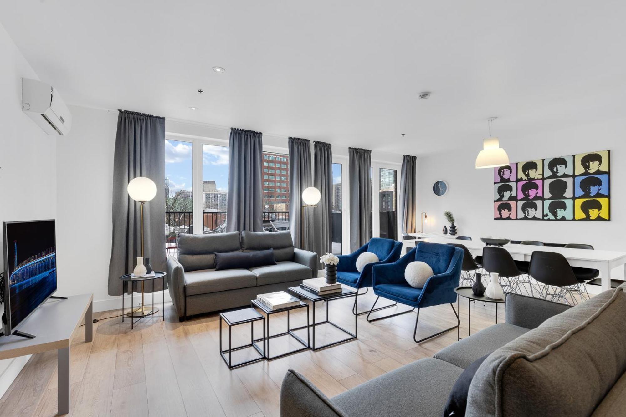 Three-Bedroom Apartment with Balcony